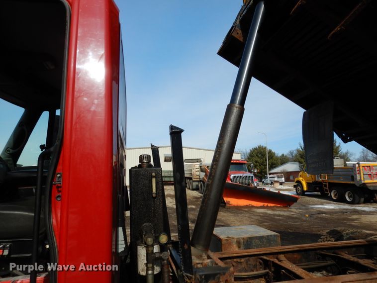 image for item JK9808 2007 International 7400  dump truck