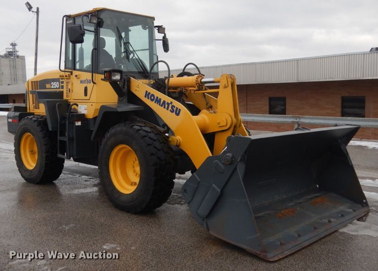 image for item JK9811 2003 Komatsu WA250-5L  wheel loader