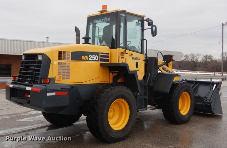 image for item JK9811 2003 Komatsu WA250-5L  wheel loader