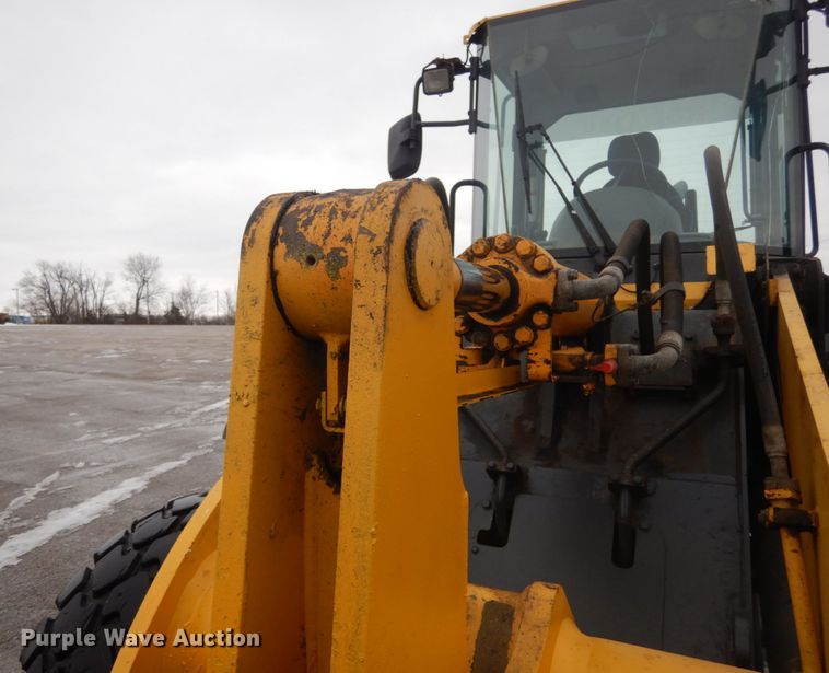 image for item JK9811 2003 Komatsu WA250-5L  wheel loader