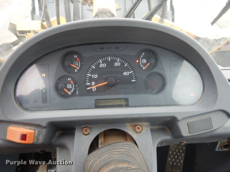 image for item JK9811 2003 Komatsu WA250-5L  wheel loader