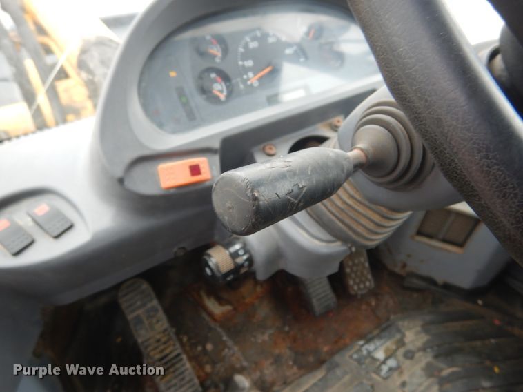 image for item JK9811 2003 Komatsu WA250-5L  wheel loader