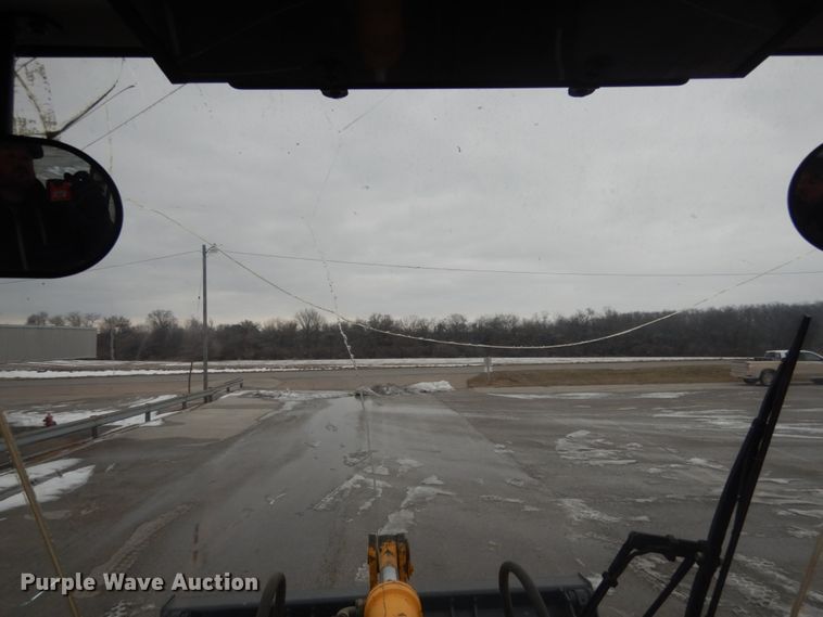 image for item JK9811 2003 Komatsu WA250-5L  wheel loader