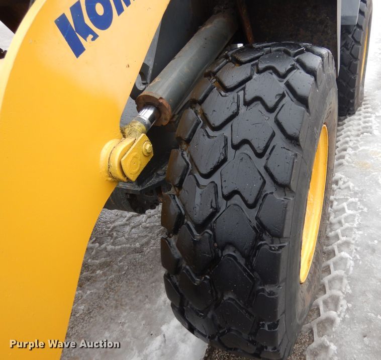 image for item JK9811 2003 Komatsu WA250-5L  wheel loader