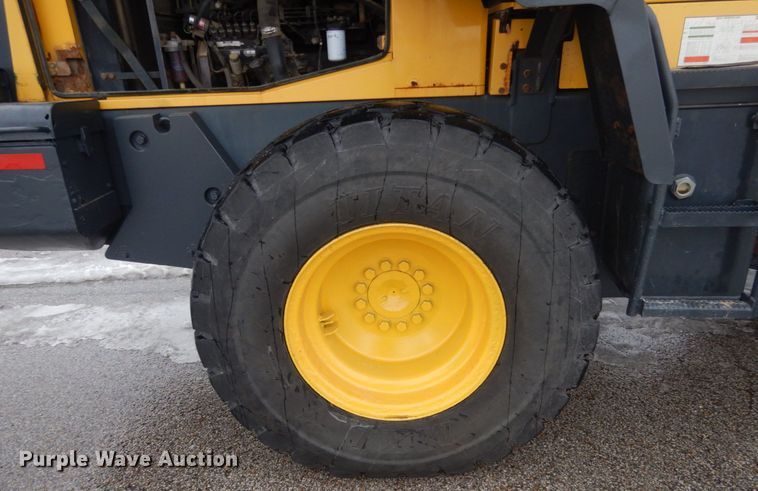 image for item JK9811 2003 Komatsu WA250-5L  wheel loader