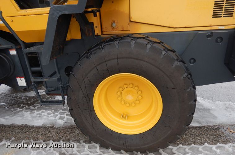 image for item JK9811 2003 Komatsu WA250-5L  wheel loader