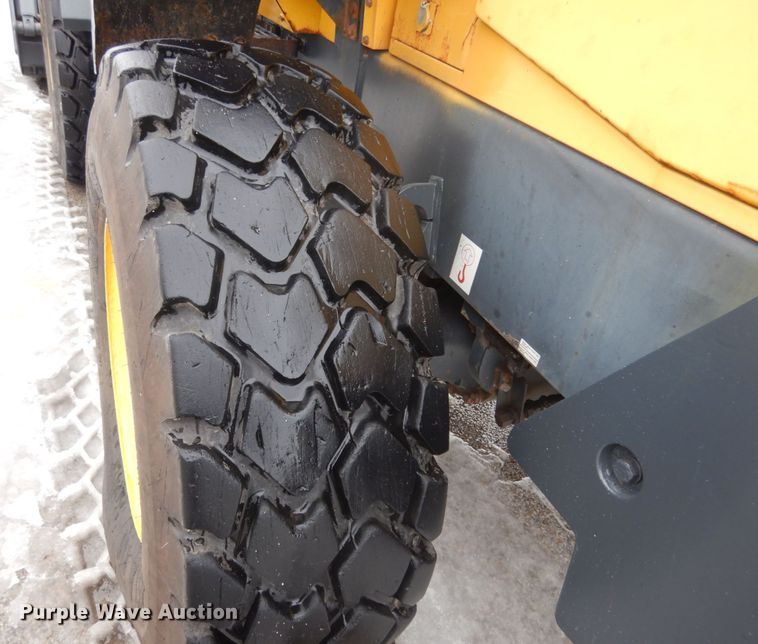 image for item JK9811 2003 Komatsu WA250-5L  wheel loader