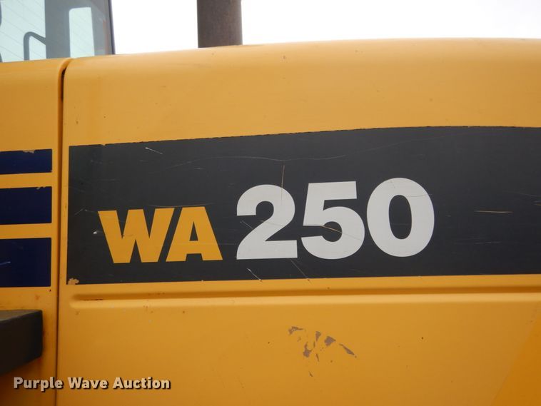 image for item JK9811 2003 Komatsu WA250-5L  wheel loader
