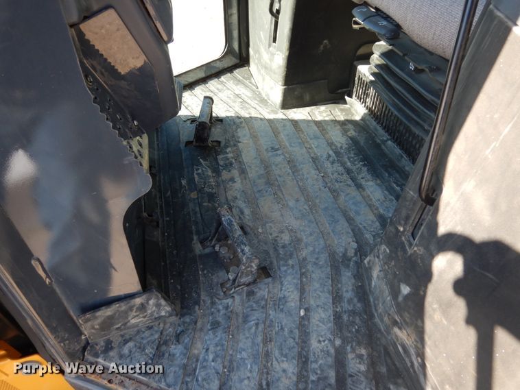 image for item JK9822 2015 John Deere 550K XLT  dozer