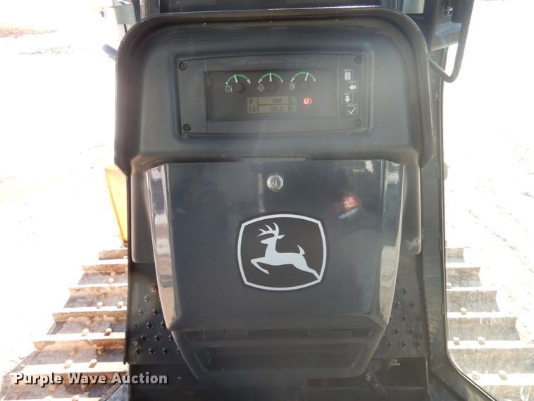 image for item JK9822 2015 John Deere 550K XLT  dozer