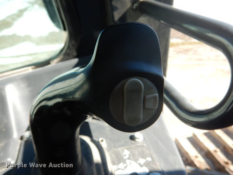 image for item JK9822 2015 John Deere 550K XLT  dozer