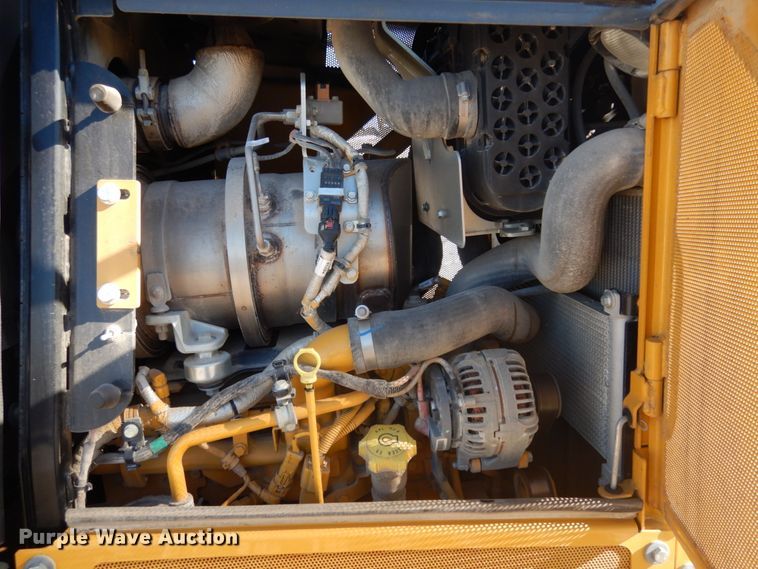 image for item JK9822 2015 John Deere 550K XLT  dozer