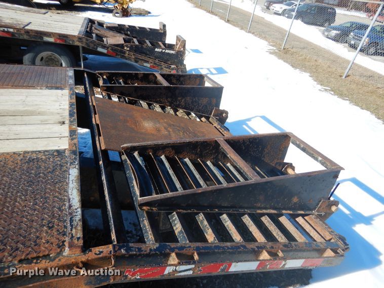 image for item JK9823 2007 Mac Lander  equipment trailer