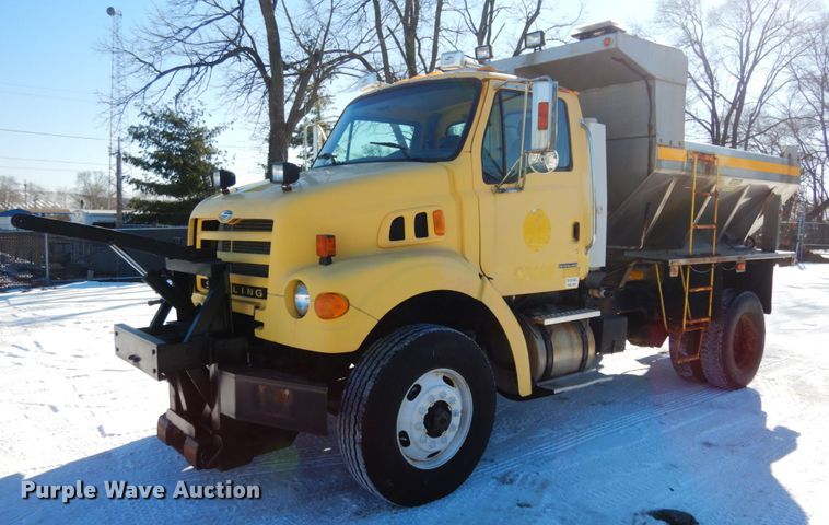 image for item JK9825 2003 Sterling L7500  spreader truck