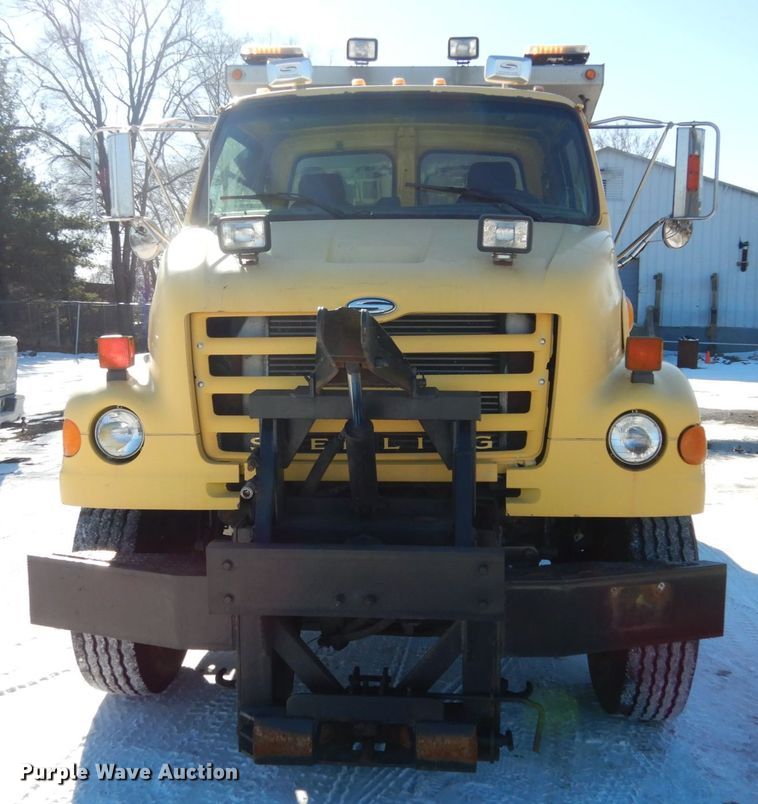 image for item JK9825 2003 Sterling L7500  spreader truck