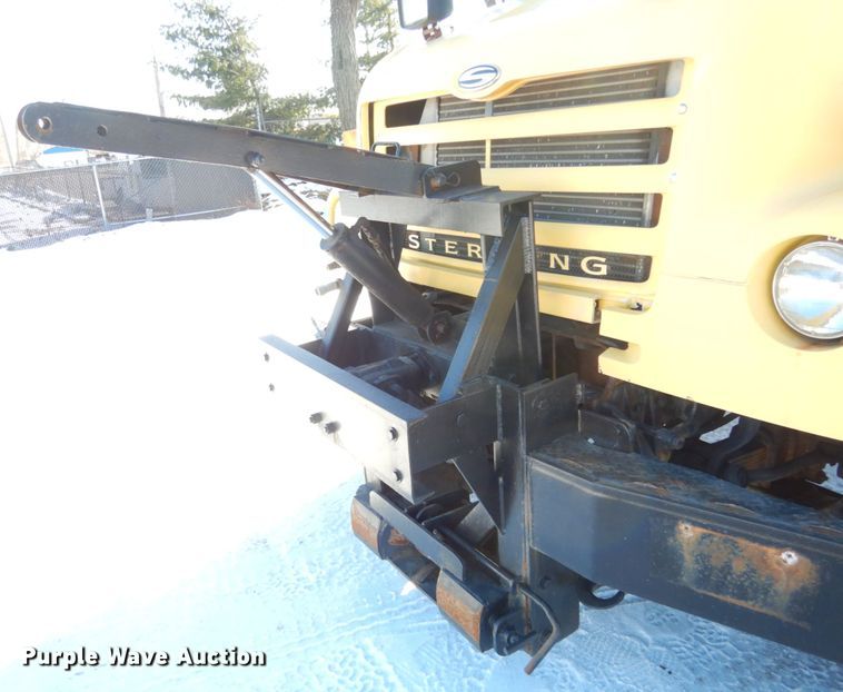 image for item JK9825 2003 Sterling L7500  spreader truck