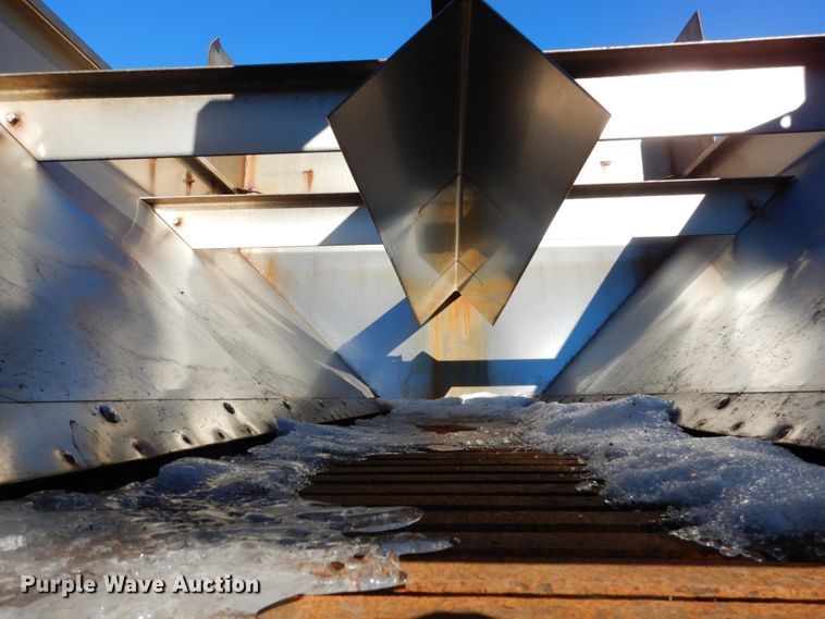 image for item JK9825 2003 Sterling L7500  spreader truck