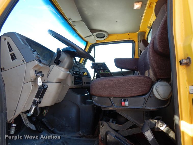 image for item JK9825 2003 Sterling L7500  spreader truck