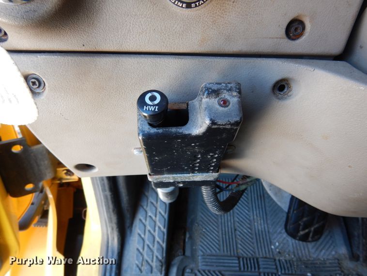 image for item JK9825 2003 Sterling L7500  spreader truck