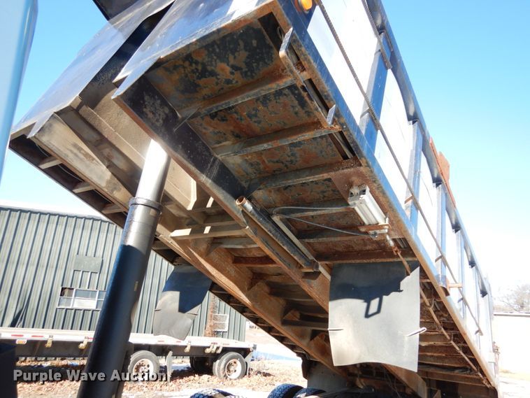 image for item JK9827 2003 International 7500  dump truck