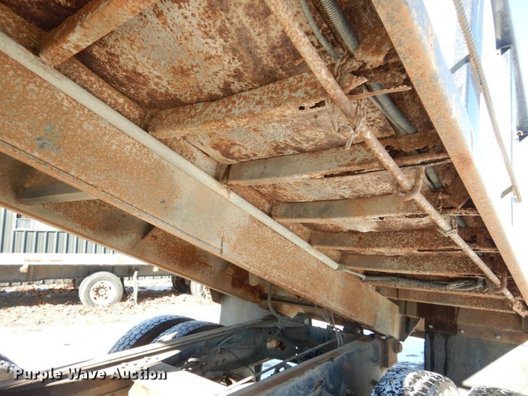 image for item JK9827 2003 International 7500  dump truck