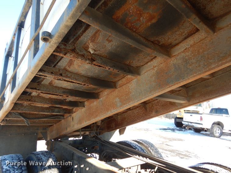 image for item JK9827 2003 International 7500  dump truck