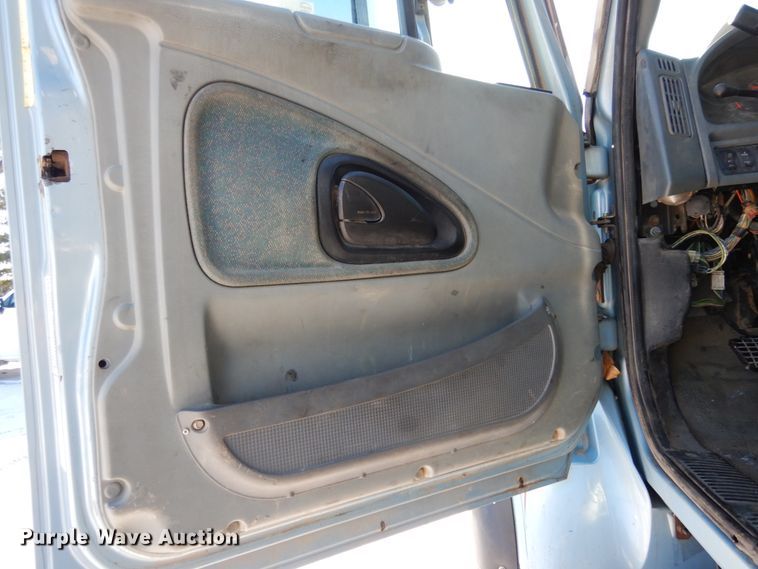 image for item JK9827 2003 International 7500  dump truck