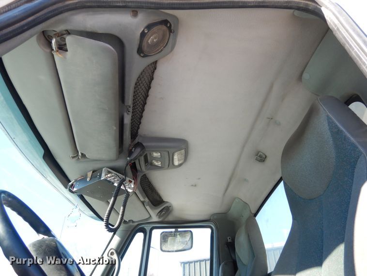 image for item JK9827 2003 International 7500  dump truck