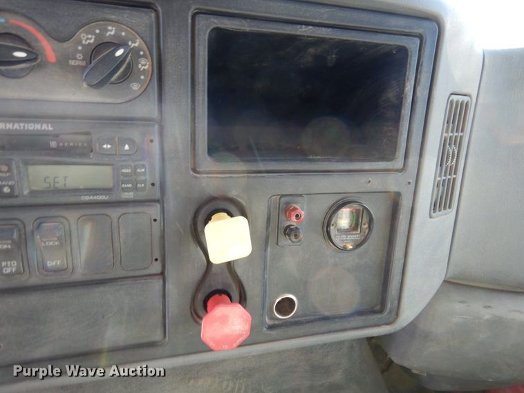 image for item JK9827 2003 International 7500  dump truck