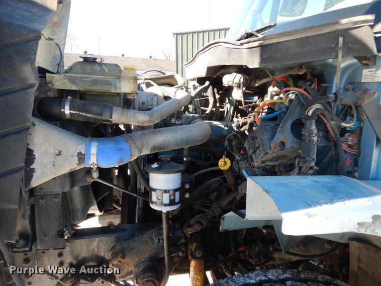 image for item JK9827 2003 International 7500  dump truck