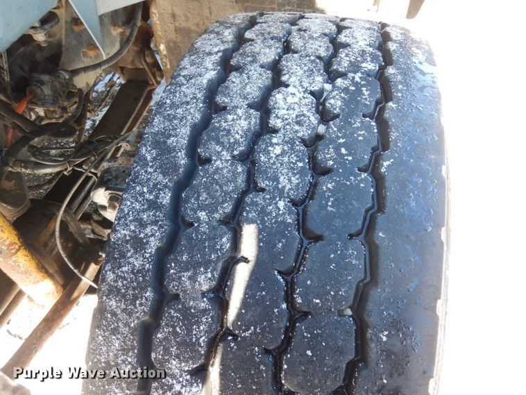 image for item JK9827 2003 International 7500  dump truck