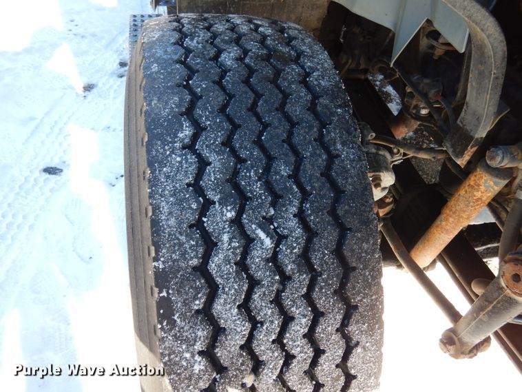 image for item JK9827 2003 International 7500  dump truck