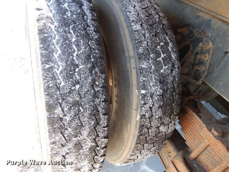 image for item JK9827 2003 International 7500  dump truck