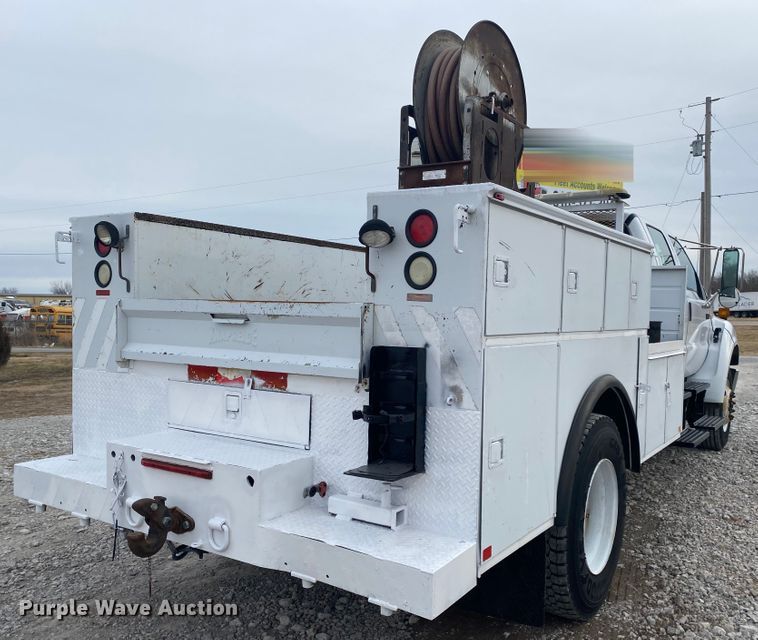 image for item JN9156 2009 Ford F750 Super Duty XL  Crew Cab utility / service truck