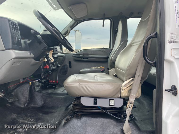 image for item JN9156 2009 Ford F750 Super Duty XL  Crew Cab utility / service truck