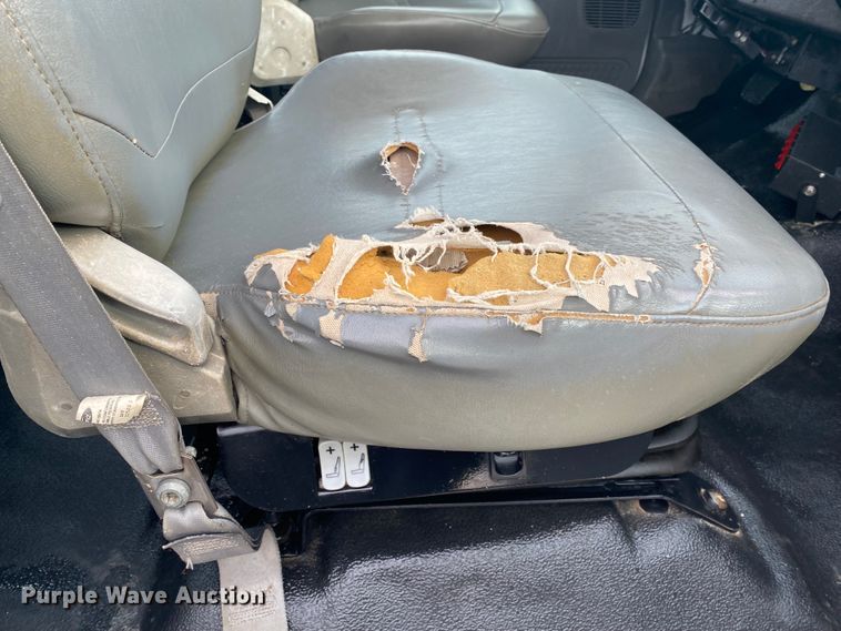 image for item JN9156 2009 Ford F750 Super Duty XL  Crew Cab utility / service truck