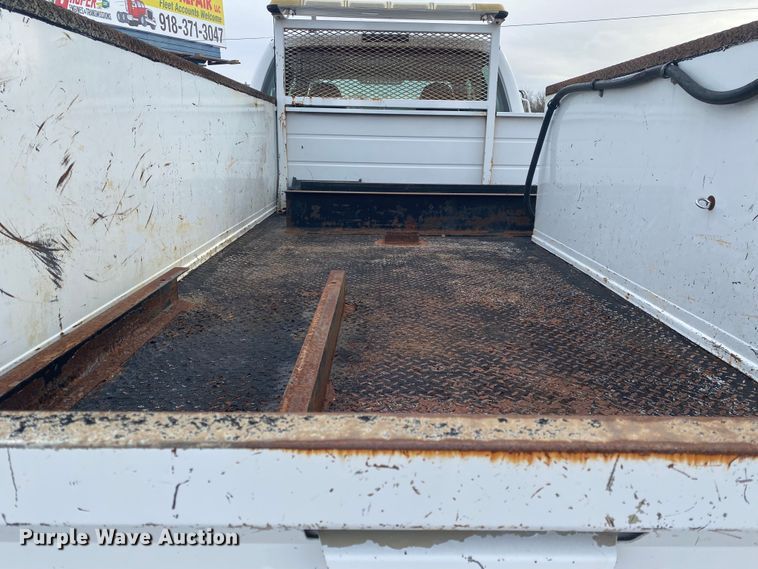 image for item JN9156 2009 Ford F750 Super Duty XL  Crew Cab utility / service truck