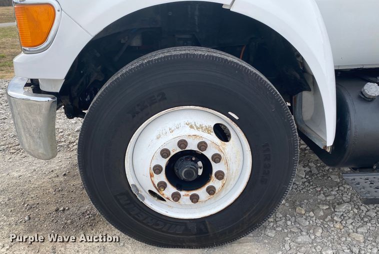 image for item JN9156 2009 Ford F750 Super Duty XL  Crew Cab utility / service truck