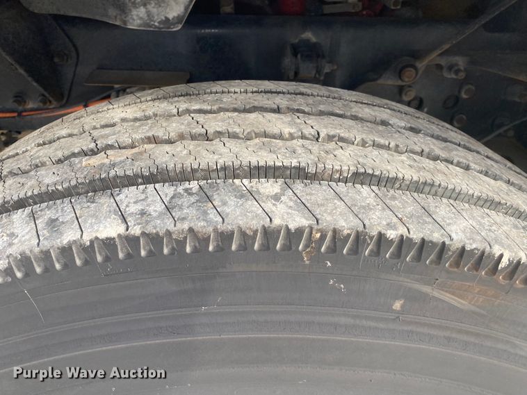 image for item JN9156 2009 Ford F750 Super Duty XL  Crew Cab utility / service truck