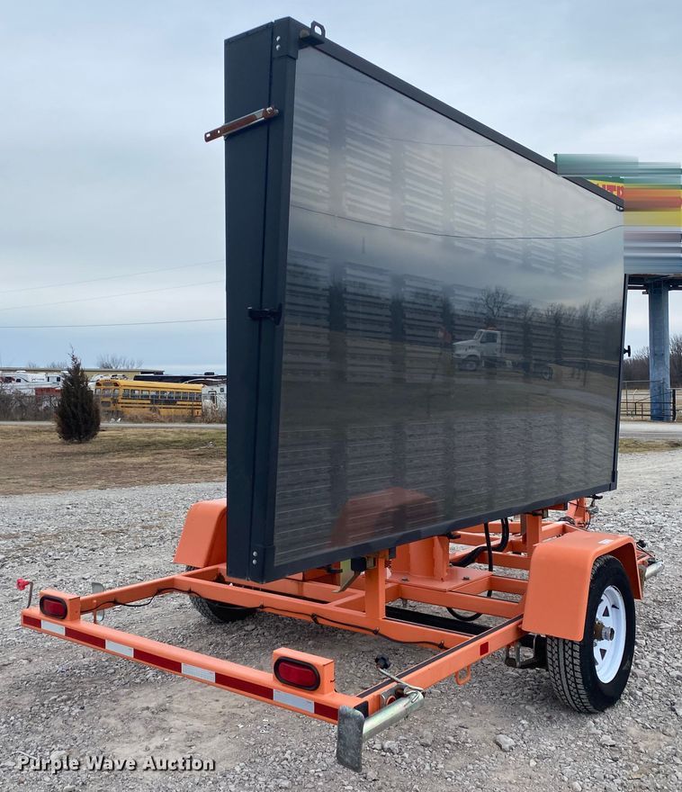 image for item JN9157 2011 Wanco WTLMB  message board trailer