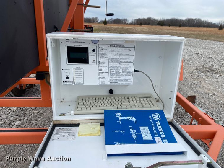 image for item JN9157 2011 Wanco WTLMB  message board trailer