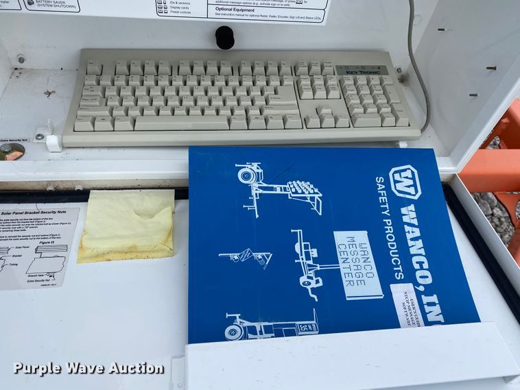 image for item JN9157 2011 Wanco WTLMB  message board trailer