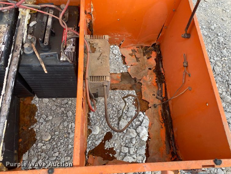 image for item JN9158 2005 Wanco WTLMB  message board trailer