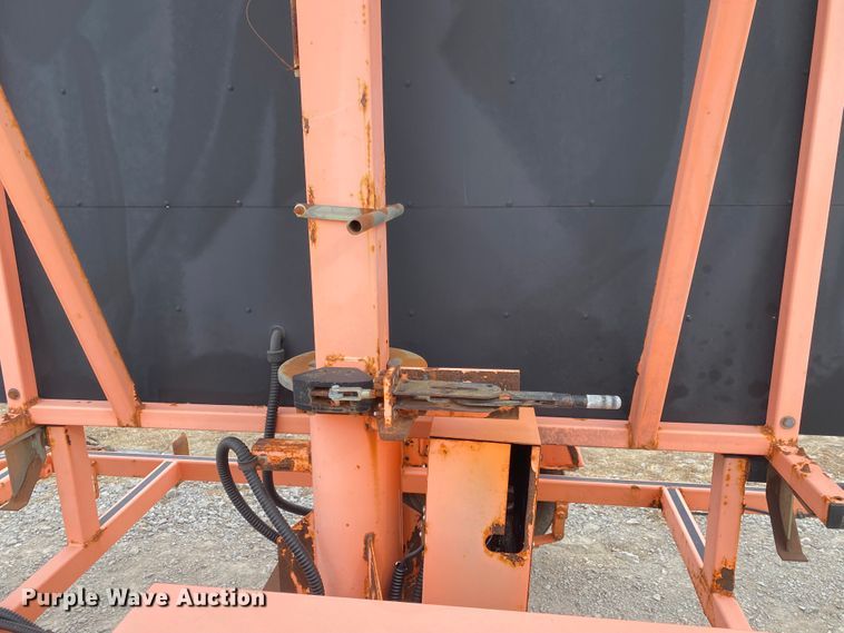 image for item JN9158 2005 Wanco WTLMB  message board trailer