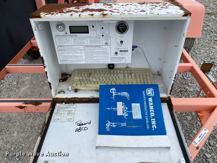 image for item JN9158 2005 Wanco WTLMB  message board trailer