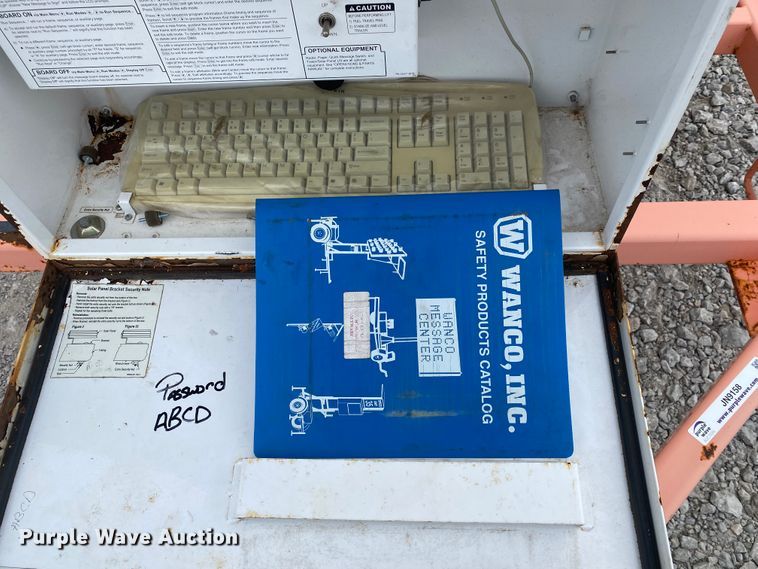 image for item JN9158 2005 Wanco WTLMB  message board trailer