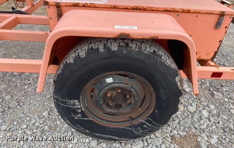 image for item JN9158 2005 Wanco WTLMB  message board trailer