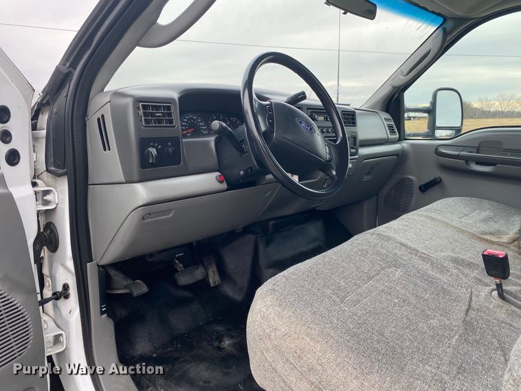 image for item JN9160 2003 Ford F450 Super Duty XL  utility / service truck