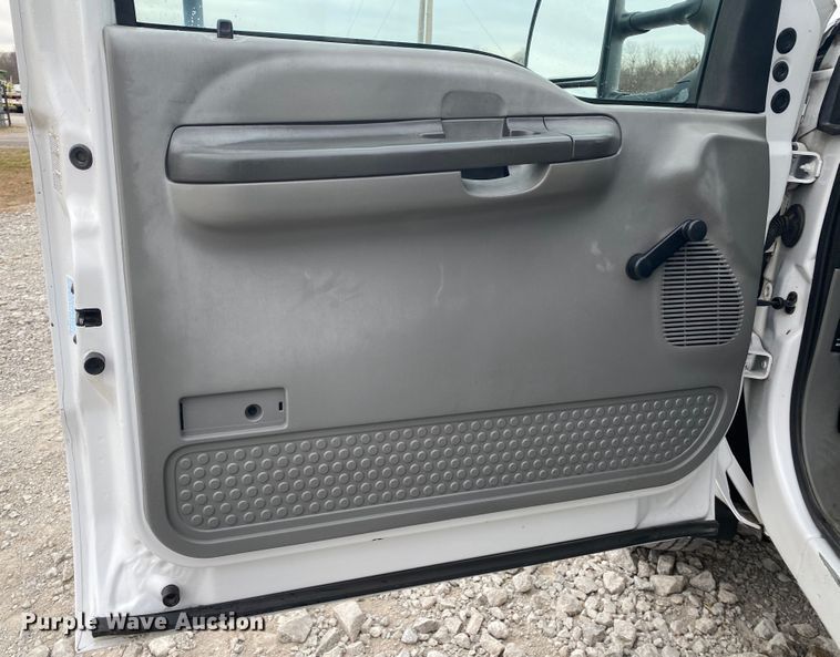 image for item JN9160 2003 Ford F450 Super Duty XL  utility / service truck