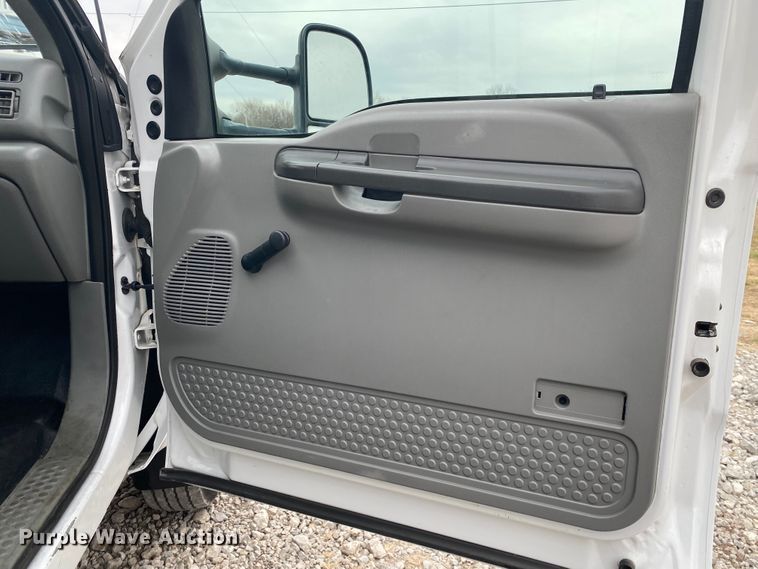 image for item JN9160 2003 Ford F450 Super Duty XL  utility / service truck